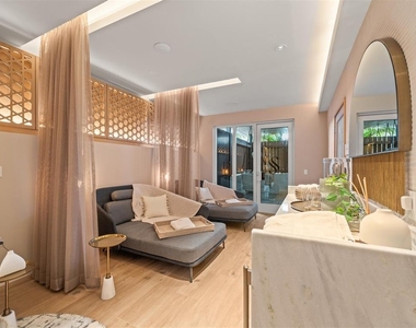 1020 Sunset Point Road - Photo Thumbnail 33