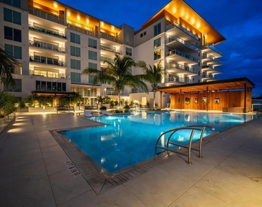 1020 Sunset Point Road - Photo Thumbnail 7