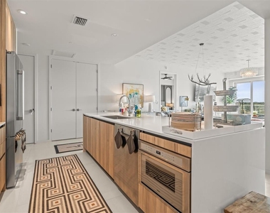 1020 Sunset Point Road - Photo Thumbnail 20
