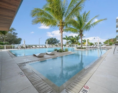 1020 Sunset Point Road - Photo Thumbnail 52