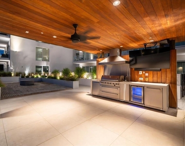 1020 Sunset Point Road - Photo Thumbnail 24