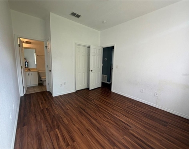 353 Port Pleasant Drive - Photo Thumbnail 8