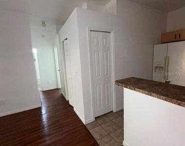 353 Port Pleasant Drive - Photo Thumbnail 4