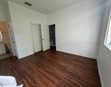 353 Port Pleasant Drive - Photo Thumbnail 9