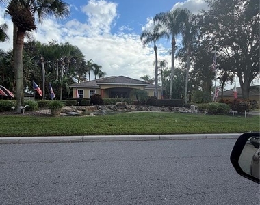 353 Port Pleasant Drive - Photo Thumbnail 13