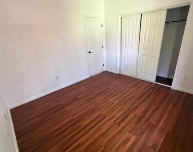 353 Port Pleasant Drive - Photo Thumbnail 5