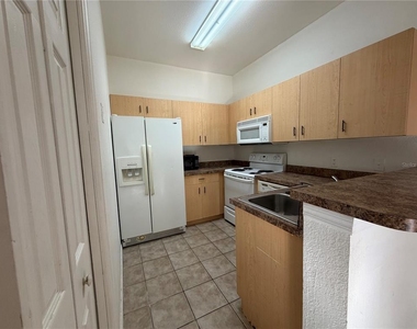 353 Port Pleasant Drive - Photo Thumbnail 3