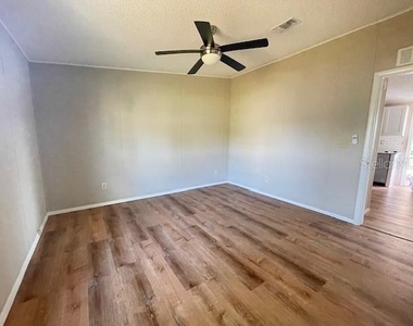 909 Orchid Street - Photo Thumbnail 12