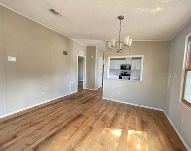 909 Orchid Street - Photo Thumbnail 6