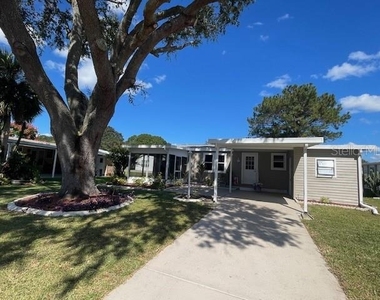 909 Orchid Street - Photo Thumbnail 1