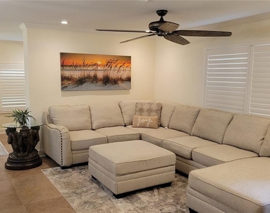 3932 Sunshine Avenue - Photo Thumbnail 8