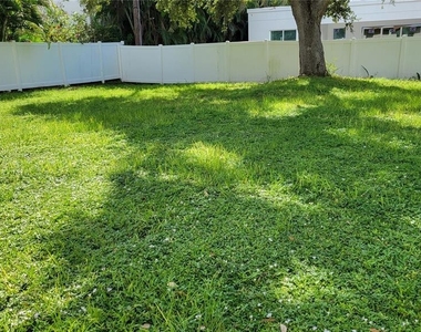 3932 Sunshine Avenue - Photo Thumbnail 16