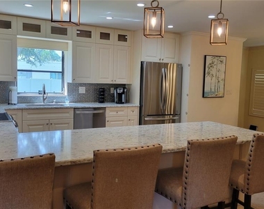 3932 Sunshine Avenue - Photo Thumbnail 3