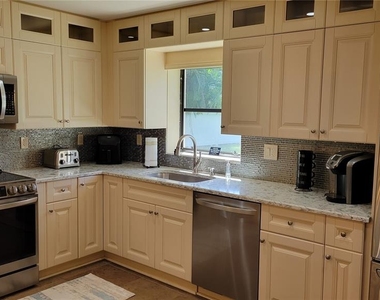 3932 Sunshine Avenue - Photo Thumbnail 4