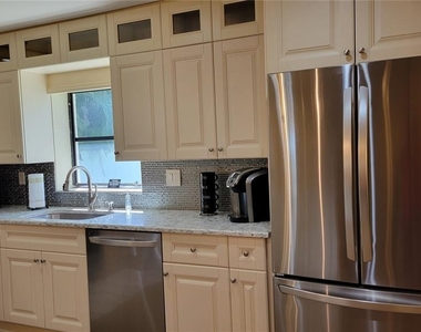 3932 Sunshine Avenue - Photo Thumbnail 5