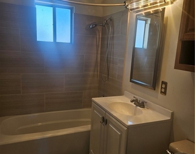 350 E Desert Inn Road - Photo Thumbnail 15