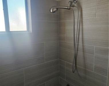 350 E Desert Inn Road - Photo Thumbnail 16
