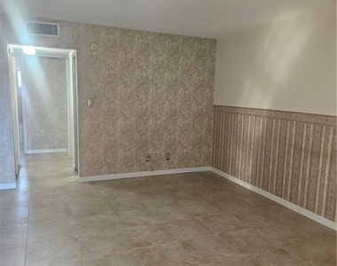 350 E Desert Inn Road - Photo Thumbnail 9