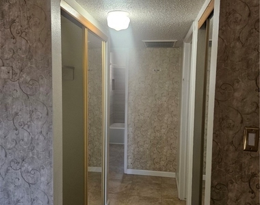 350 E Desert Inn Road - Photo Thumbnail 14