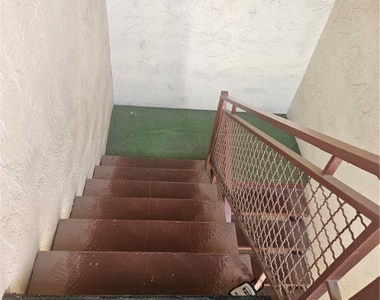 350 E Desert Inn Road - Photo Thumbnail 26