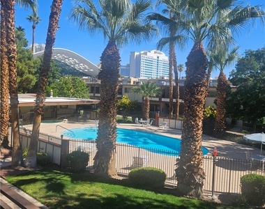 350 E Desert Inn Road - Photo Thumbnail 2
