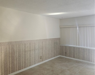 350 E Desert Inn Road - Photo Thumbnail 7