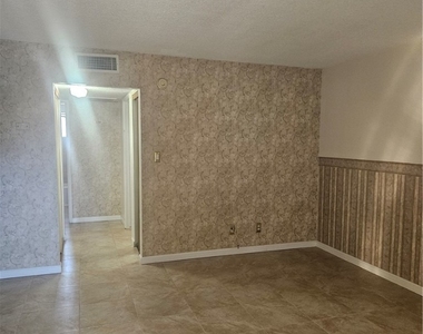 350 E Desert Inn Road - Photo Thumbnail 24