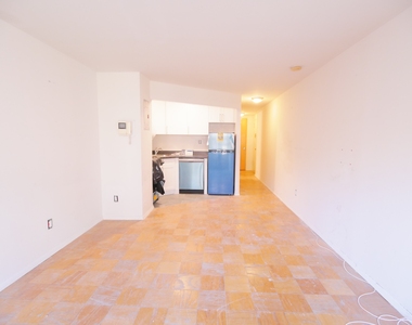 320 East 9th Street - Photo Thumbnail 3