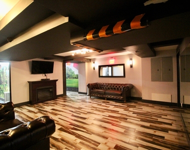 186 Lenox Road - Photo Thumbnail 12