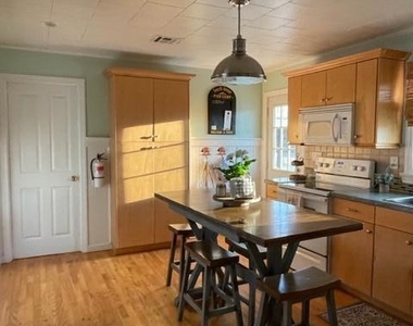 179 4th Avenue - Photo Thumbnail 16