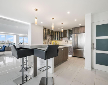 545 S Fort Lauderdale Beach Boulevard - Photo Thumbnail 2