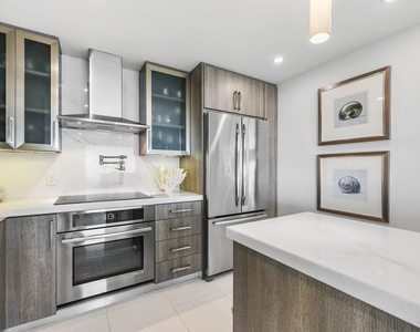 545 S Fort Lauderdale Beach Boulevard - Photo Thumbnail 3