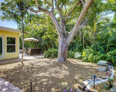 2600 N Riverside Drive - Photo Thumbnail 22