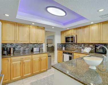 2600 N Riverside Drive - Photo Thumbnail 14