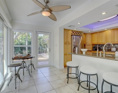 2600 N Riverside Drive - Photo Thumbnail 13
