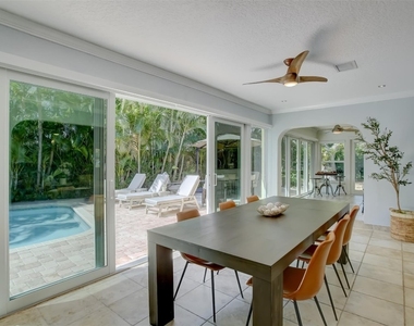 2600 N Riverside Drive - Photo Thumbnail 6