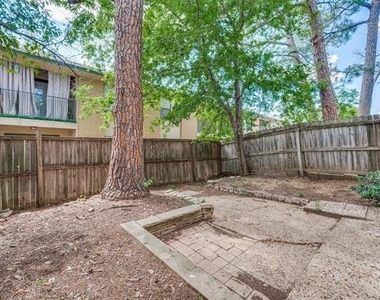 412 Hollyhill Lane - Photo Thumbnail 12
