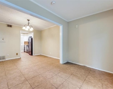 412 Hollyhill Lane - Photo Thumbnail 6