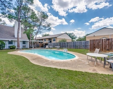 412 Hollyhill Lane - Photo Thumbnail 13