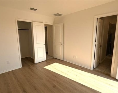 6635 Coulter Drive - Photo Thumbnail 1
