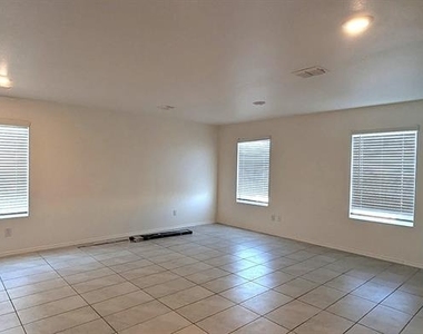 6635 Coulter Drive - Photo Thumbnail 2
