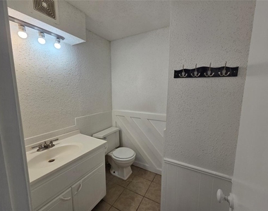 401 Se 12th Street - Photo Thumbnail 8