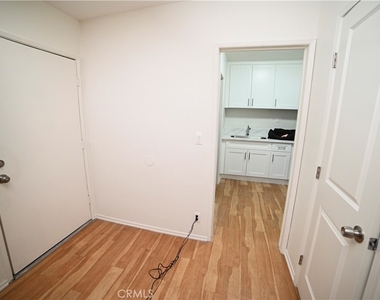 7745 Laurel Canyon Boulevard - Photo Thumbnail 12