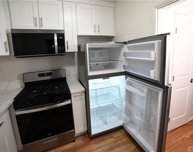 7745 Laurel Canyon Boulevard - Photo Thumbnail 15