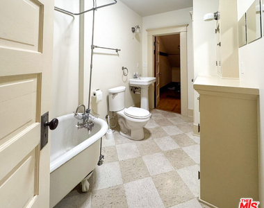 1123 Marion Avenue - Photo Thumbnail 21