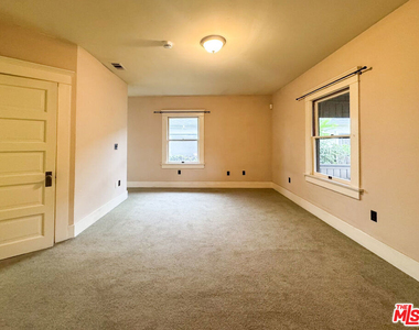 1123 Marion Avenue - Photo Thumbnail 16