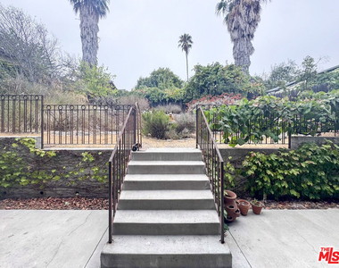 1123 Marion Avenue - Photo Thumbnail 24