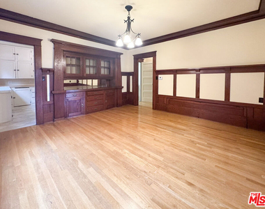 1123 Marion Avenue - Photo Thumbnail 7