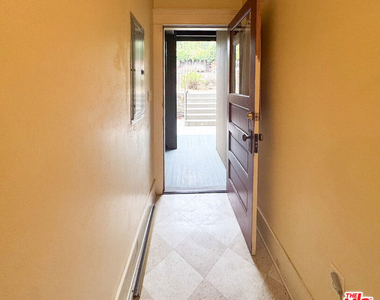 1123 Marion Avenue - Photo Thumbnail 25