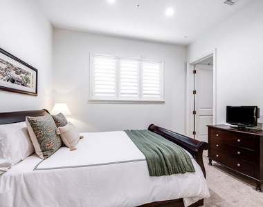 915 N Rexford Drive - Photo Thumbnail 42